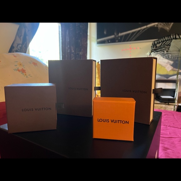 Boxes - Picture 4 of 5